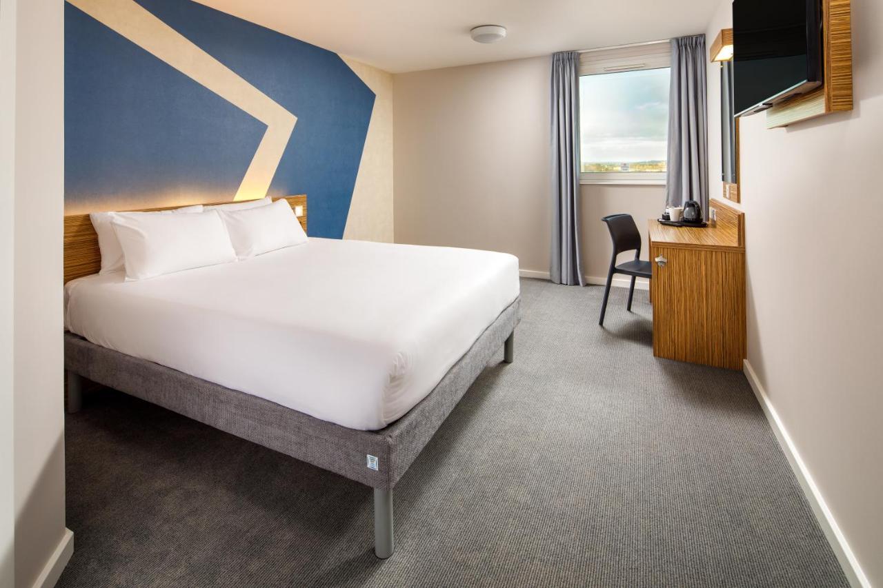 Ibis Budget London Heathrow Central Hounslow Esterno foto