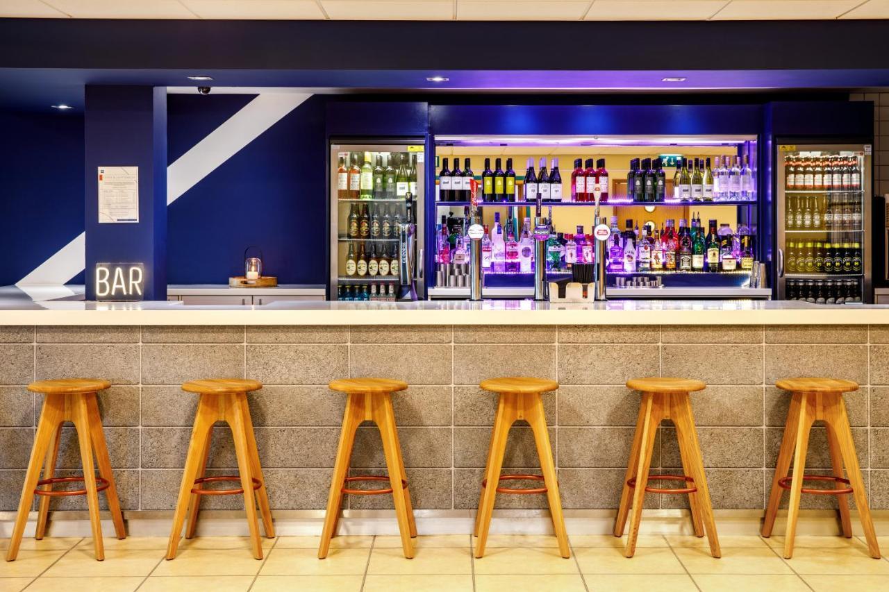 Ibis Budget London Heathrow Central Hounslow Esterno foto