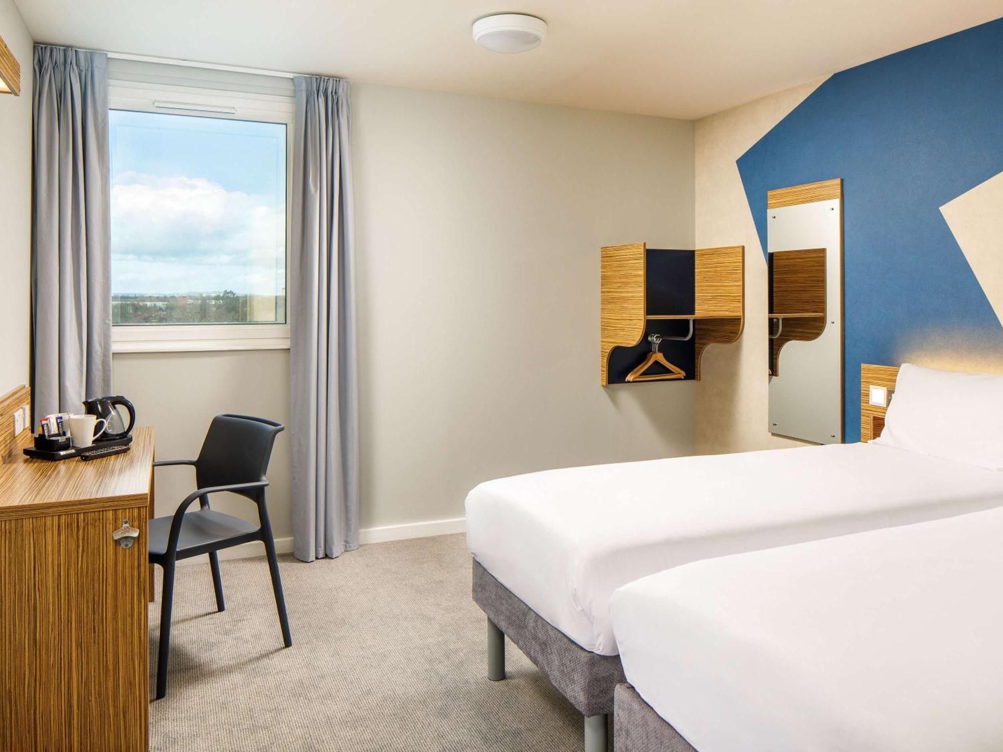 Ibis Budget London Heathrow Central Hounslow Esterno foto